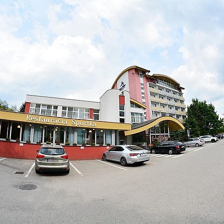 Alexandra Sport Hotel Púchov المظهر الخارجي الصورة