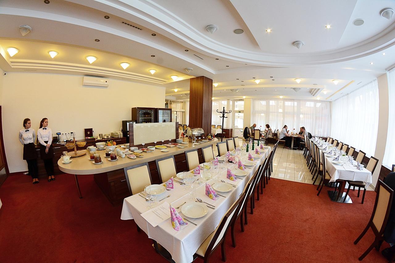 Alexandra Sport Hotel Púchov المظهر الخارجي الصورة