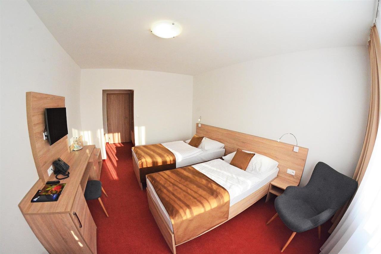 Alexandra Sport Hotel Púchov المظهر الخارجي الصورة